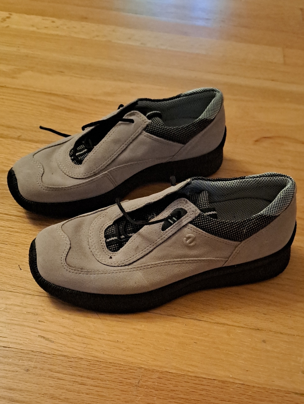 Comfort Walk Gray Casual Lace-Up Shoes
